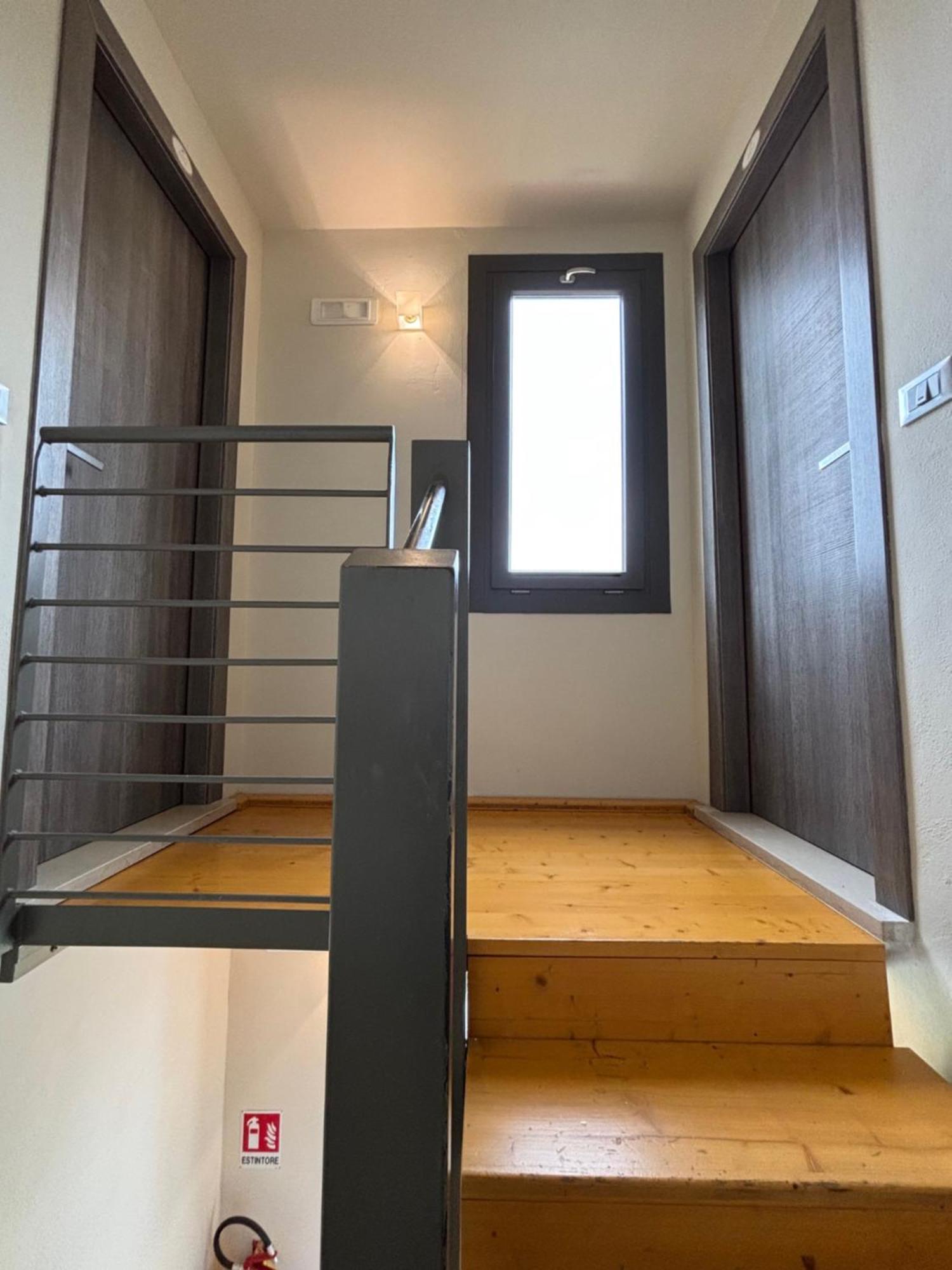 International Rooms & Apartments Сірміоне Екстер'єр фото